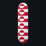 Skateboard med flagga av Grönland<br><div class="desc">Visa upp ditt grönländska pride medan du marscherar med den här snyggten Skateboard med Grönlands flagga! Den här skateboard som fångar upp öga kombinerar levande design med högpresterande funktioner, skapar den perfekten för att uttrycka kärlek för Grönland samtidigt som du njuter av resan. Den slående designen på Grönland garanterar att...</div>