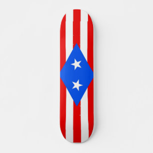 Skateboard med flagga av Puerto Rico