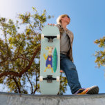 Skateboard med fyrkantig och roligt<br><div class="desc">Skala gatorna med Da Cow Surfer</div>