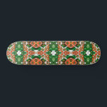 Skateboard med Irlands Färg Design<br><div class="desc">Lägg till ett sjudande stänk av irländskt pride till din tur med vår skateboard som visar Irlands färg och en charm från klöver löv lycka till! Den här skateboard som är skapad med både stil och prestanda i åtanke är det perfekt sättet att uttrycka kärlek för den irländska kulturen samtidigt...</div>