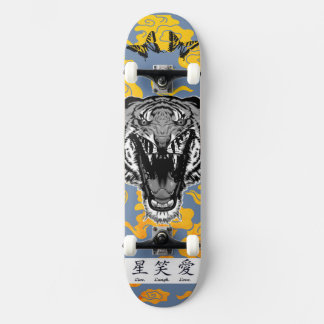 SKATEBOARD MED JAPANESE TIGER OCH GULTER