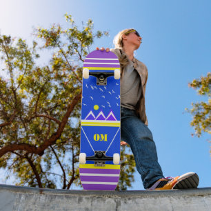 Skateboard med monogrammad Logotyp för färgämnet b