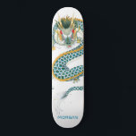 Skateboard personlig Blue Guld Dragon<br><div class="desc">Personlig av fet asiatisk konst drar på skateboard med ditt namn i en röd sans serif-typ. Fet blå guld och svart.</div>