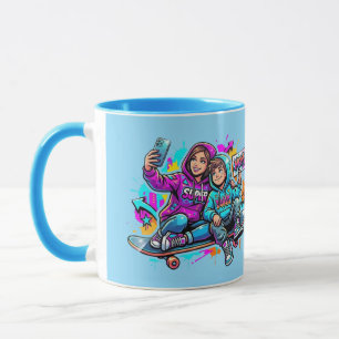 Skateboardåkande Mamma & Son Mugg: Personligt Namn Mugg