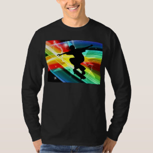 Skateboarder i korsmönstrad blixt tee