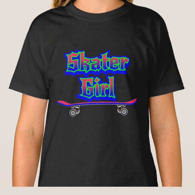 Skater Girl Blue Rosa Graffiti Glow Skateboard T Shirt (Skapare uppladdad)