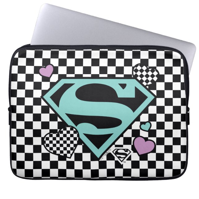 Skater Girl Supergirl Hearts S-Shield Laptop Fodral (Framsidan)