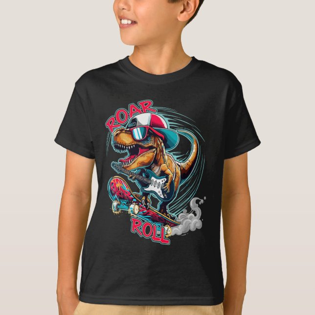 Skater Guitar T-rex Roar Roll Dinosaur For Boys Me T Shirt (Framsida)