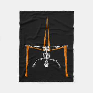 Skeleton Aerialist - Halloween Aerial Silke Circus Fleecefilt