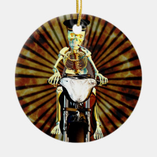 Skeleton biker som röker en cigarett julgransprydnad keramik