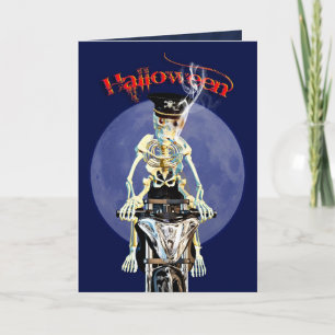 Skeleton biker som röker en cigarett kort