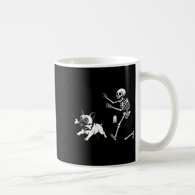 Skeleton Chasing French Bulldog Biting Leg Bone Ha Kaffemugg (Höger)
