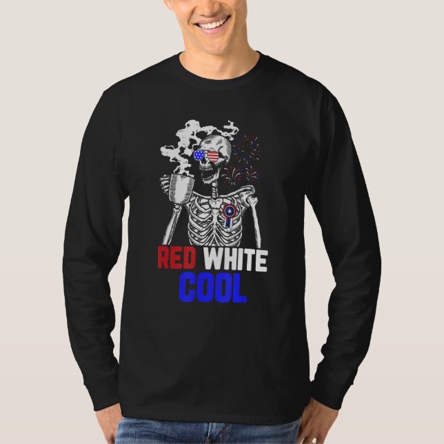Skeleton Drinking Coffee 4th of July Cool Red And  T Shirt (Framsida)