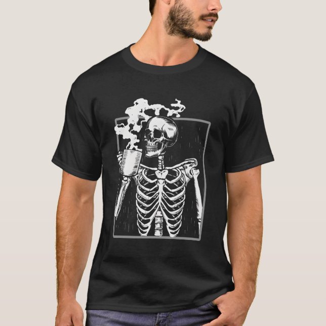 Skeleton Drinking Coffee Halloween Skull T Shirt (Framsida)