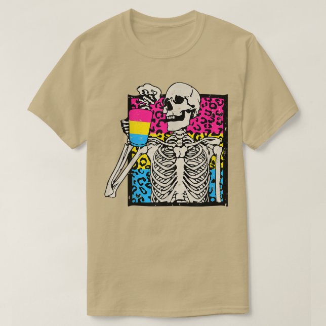 Skeleton Drinking Coffee LGBTQ Panseual Leopard Pr T Shirt (Design framsida)