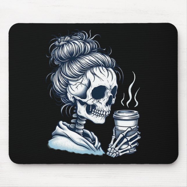 Skeleton Drinking Coffee Messy Bun Women Halloween Musmatta (Framsidan)