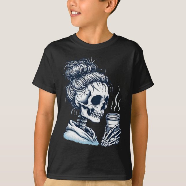 Skeleton Drinking Coffee Messy Bun Women Halloween T Shirt (Framsida)