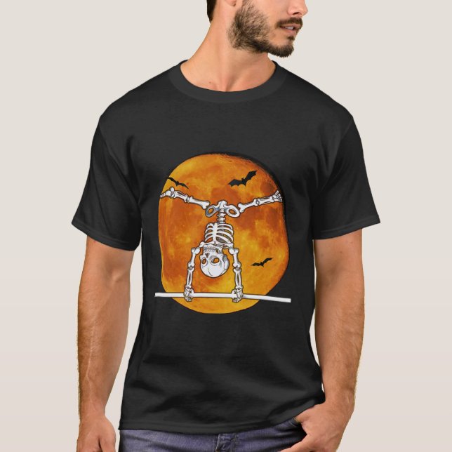 Skeleton Gymnastics Halloween Vågrät Pub T Shirt (Framsida)