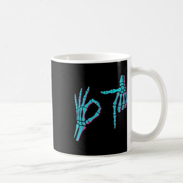 Skeleton Hand Funny Six Seven 6 7 Meme 67 Hallowee Kaffemugg (Höger)