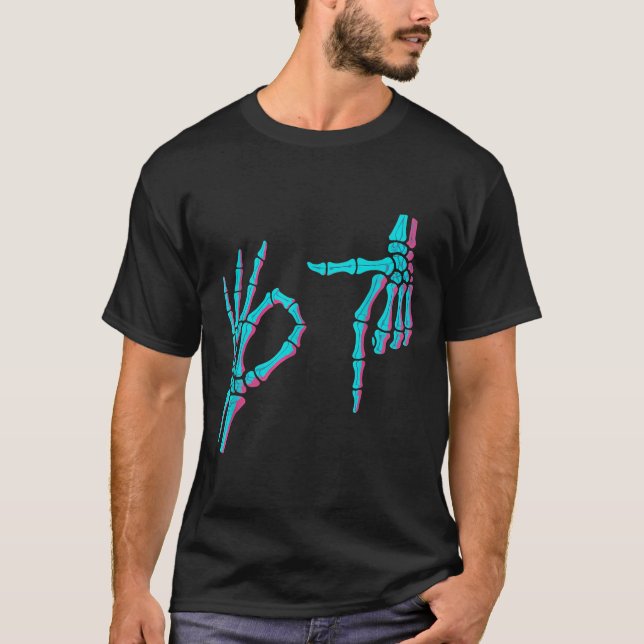 Skeleton Hand Funny Six Seven 6 7 Meme 67 Hallowee T Shirt (Framsida)