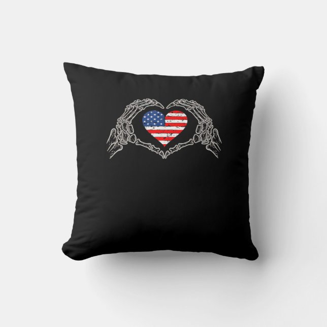 Skeleton Hand Heart 4th of American Flagga Patriot Kudde (Framsida)