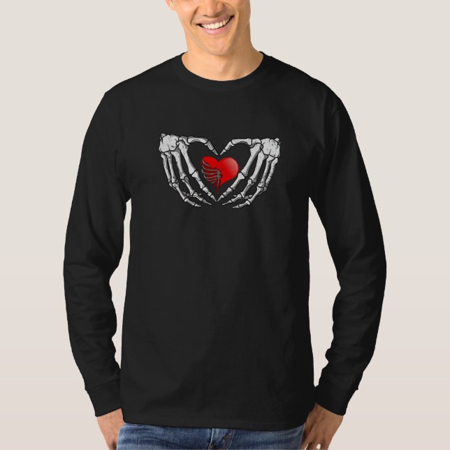 Skeleton Hand Heart Sign Bones Costume Love Skull  T Shirt (Framsida)