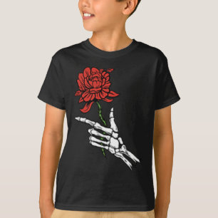 Skeleton Hand Holding A Röd ros T Shirt