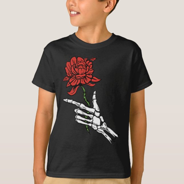 Skeleton Hand Holding A Röd ros T Shirt (Framsida)