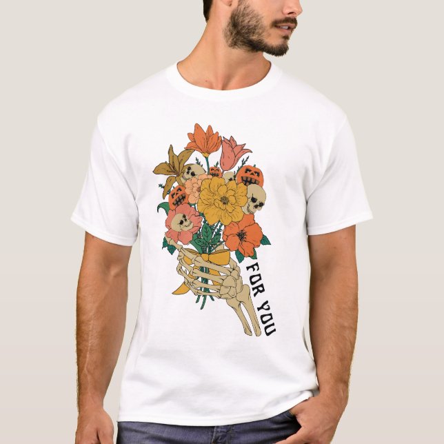 Skeleton Hand Holding Flowers Halloween T Shirt (Framsida)