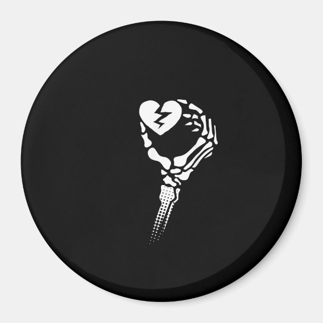 Skeleton Hand Holding Heart Magnet (Framsidan)