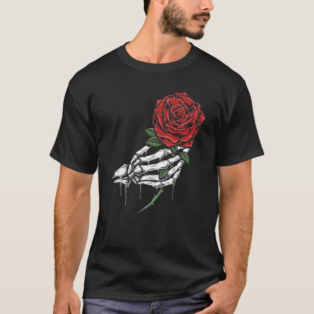 Skeleton Hand Holding Röd ros T Shirt (Framsida)