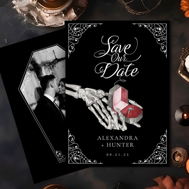 Skeleton Hand Ring Gothic Bröllop spara datum Inbjudningar (Skeleton Hand Ring Gothic Wedding Save the Date Invitation)