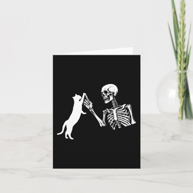 Skeleton Hand spelar Cat Funny Halloween Costume Kort (Framsida)