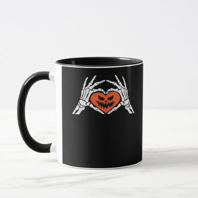 Skeleton Händer A Spooky Halloween Heart Classic Mugg (Vänster)