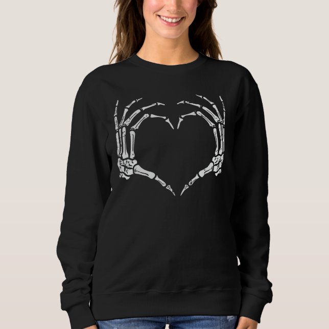 Skeleton Hands Heart Sign Retro Halloween Costume  T Shirt (Framsida)