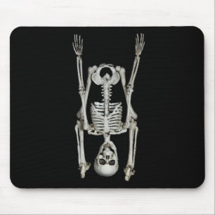 Skeleton Headstand på svart Musmatta