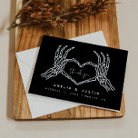 Skeleton Heart Händer Bröllop Tack, ditt kort<br><div class="desc">Det här gotinspirerade bröllop-tacket som du har med kort har skelett händer och en moody mörk. Redigera de flesta formuleringar   ALL färg för att anpassa det här moody bröllopsprogrammet till ditt händelsebehov   stil personligen. Välj "anpassa den här mallen" om du vill visa alla redigeringsalternativ:)-</div>