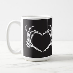 Skeleton Heart Händer på en Kaffemugg