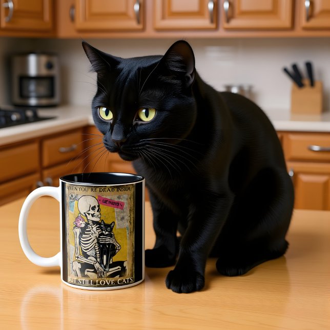 Skeleton Holding Cat Poster Stil Två-Tonad Mugg (Skapare uppladdad)