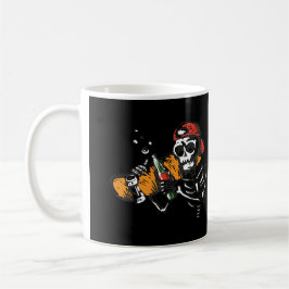 Skeleton med flaska på en kaffemugg