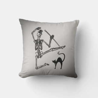 Skeleton och Black Cat Dance Halloween Kudde