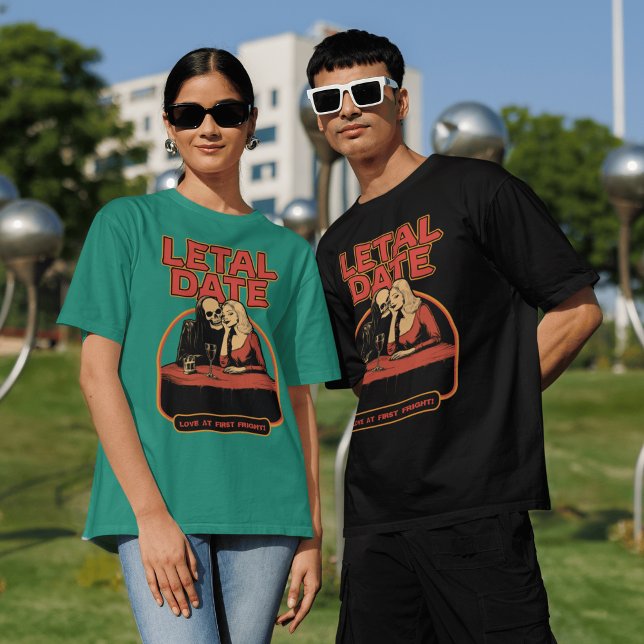 Skeleton och kvinnoillustration: Unik Halloween T Shirt (Skapare uppladdad)