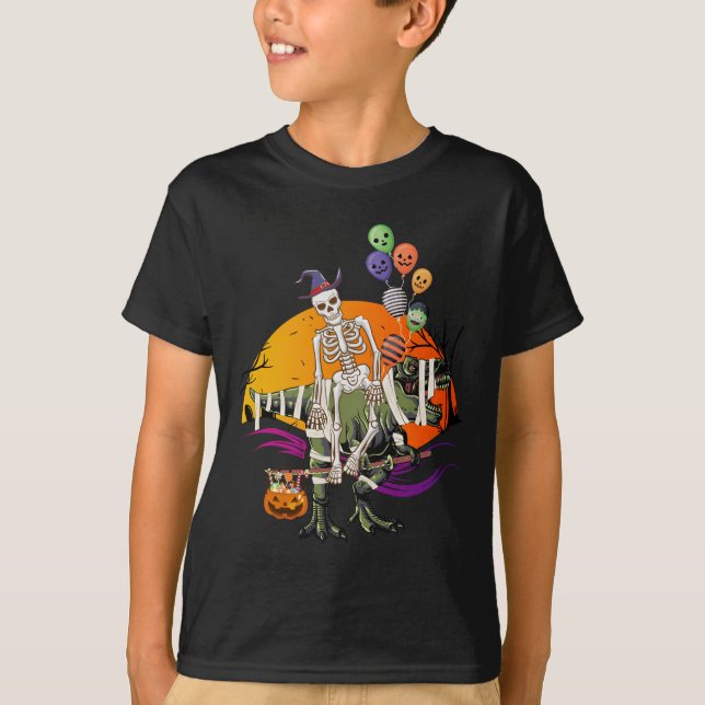 Skeleton Riding Mummy Dinosaur Boy T-Shirt (Framsida)