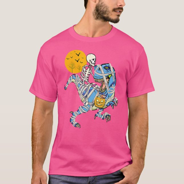 Skeleton Riding Mummy Dinosaur rex for Boys Kids H T Shirt (Framsida)