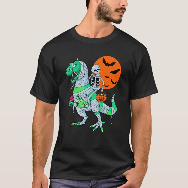 Skeleton Riding Mummy Dinosaur rex Halloween Kids T Shirt (Framsida)