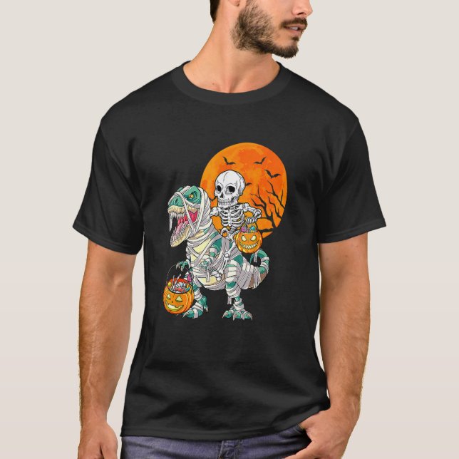 Skeleton Riding Mummy Dinosaur Rex Halloween Pump T Shirt (Framsida)