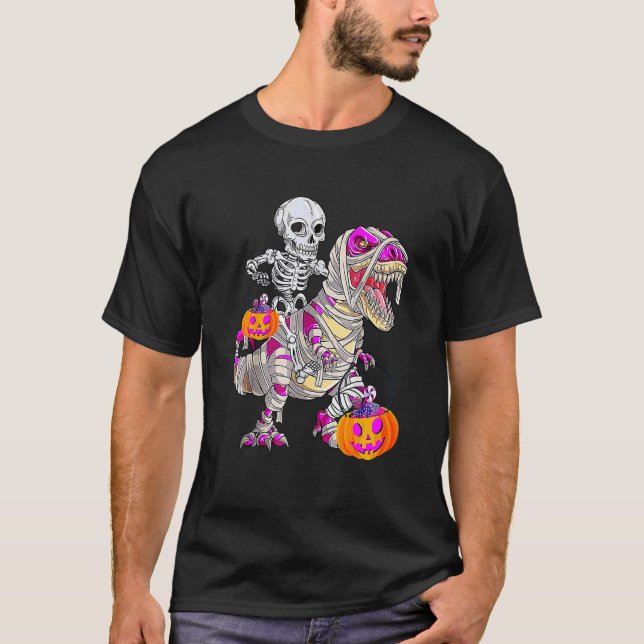 Skeleton Riding Mummy Dinosaur Rex Halloween Pump T Shirt (Framsida)