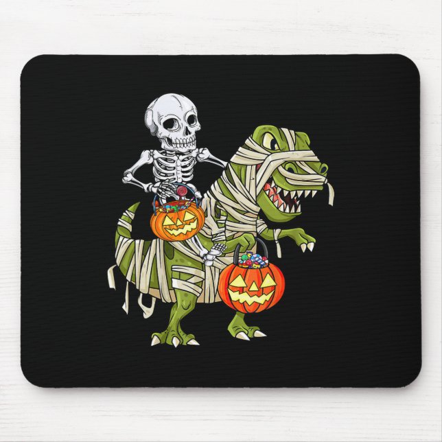 Skeleton Riding Mummy Dinosaur T Rex Halloween Fun Musmatta (Framsidan)