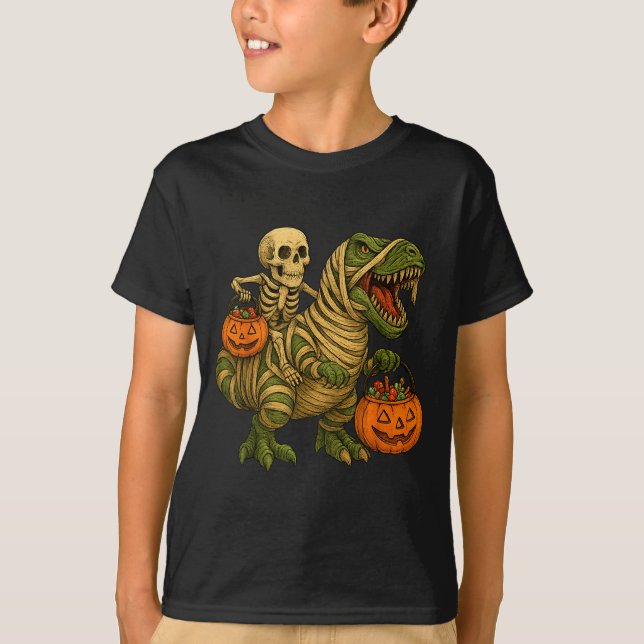 Skeleton Riding Mummy Dinosaur T Rex Halloween Fun T Shirt (Framsida)