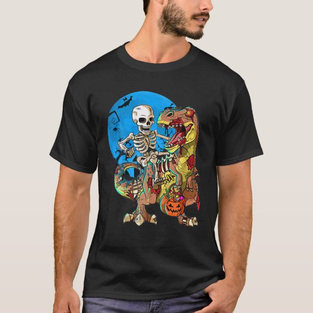 Skeleton Riding Mummy Dinosaur T Rex Halloween Rol Shirt (Framsida)